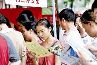 安东尼本场数据：3次过人成功1次，16次对抗成功7次，贡献4抢断